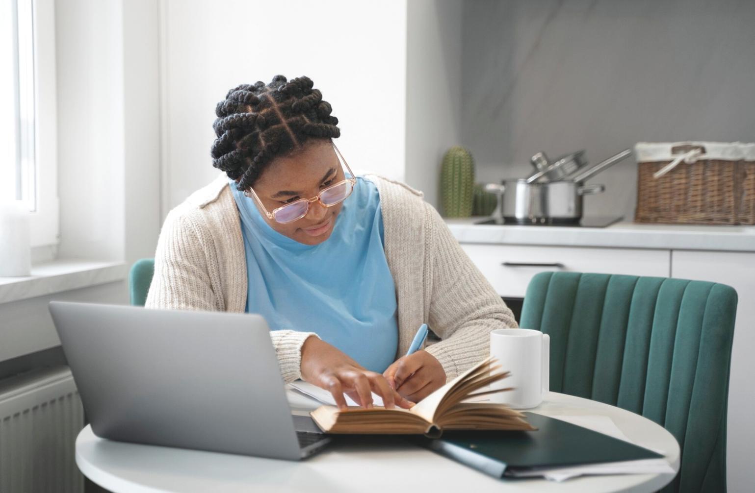 Mobile SEO optimization workshop showing analytics dashboard and mobile device testing